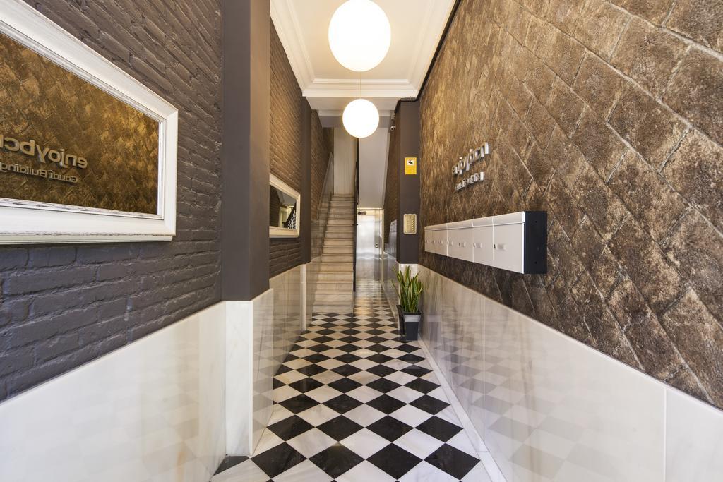 Enjoybcn Gaudi Apartments Barcelona Exterior photo